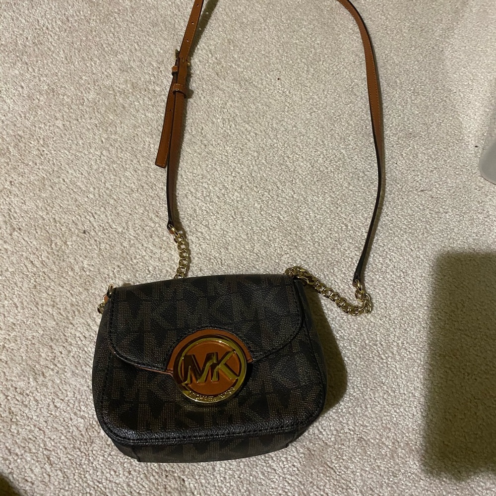 Michael kors cross body